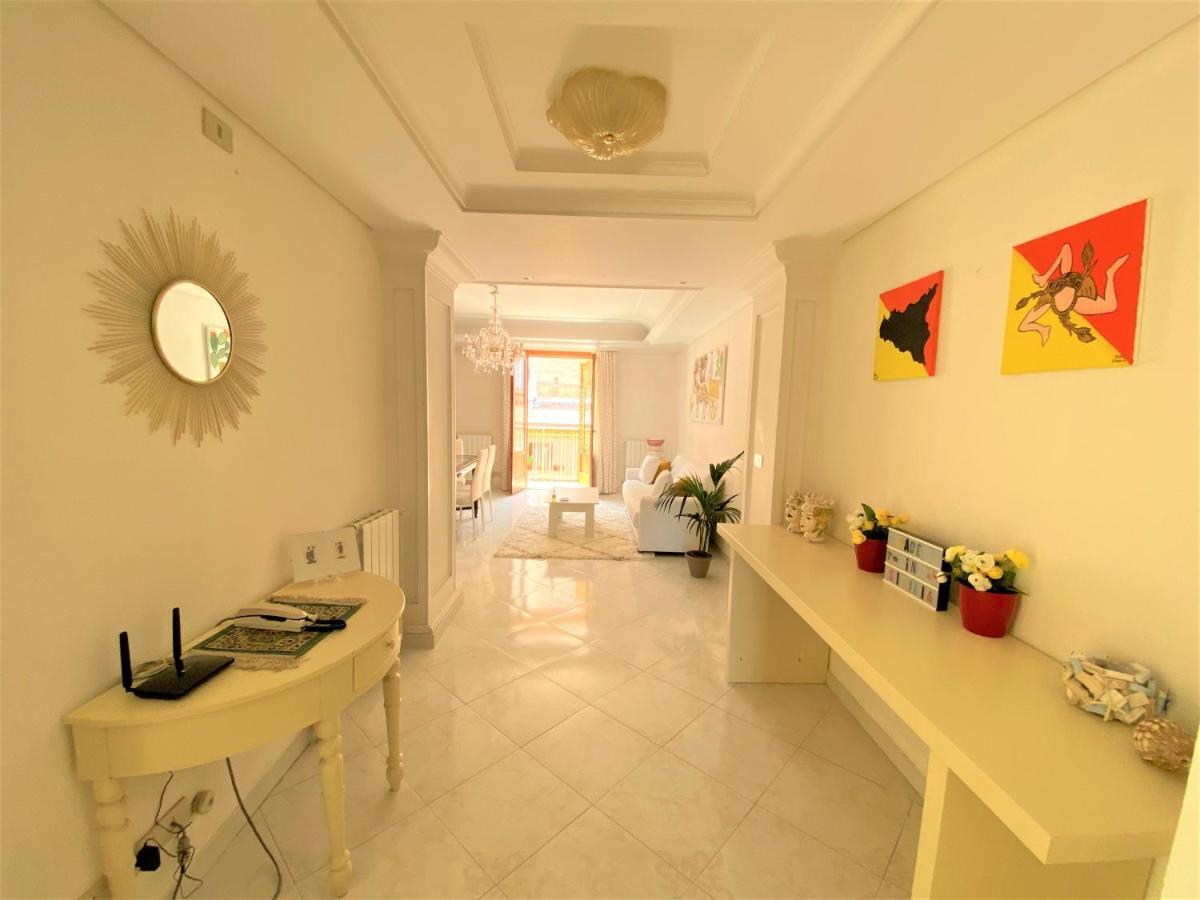 Made In Sicilia -In Centro, Aria Condizionata E No Ztl- City Centre, Aircon And No Ltz Apartment Castellammare del Golfo Exterior photo