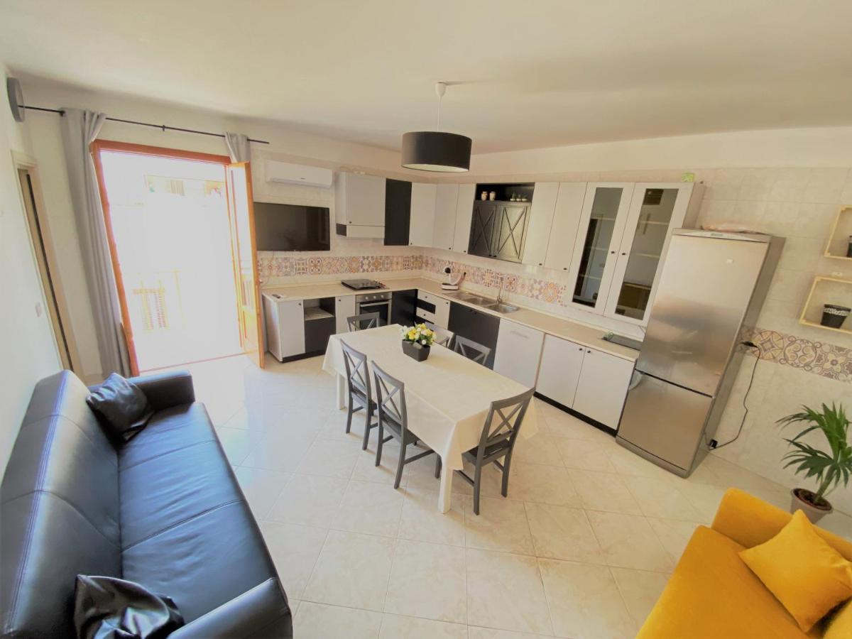Made In Sicilia -In Centro, Aria Condizionata E No Ztl- City Centre, Aircon And No Ltz Apartment Castellammare del Golfo Exterior photo